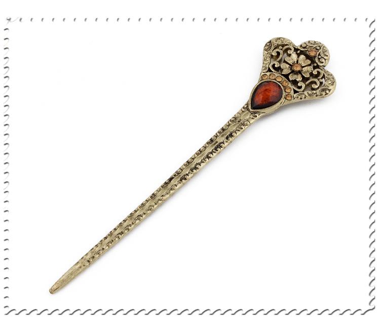 Ancient Costume Hairpin – Elegant Vintage Hair Accessory