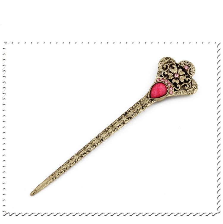 Ancient Costume Hairpin – Elegant Vintage Hair Accessory