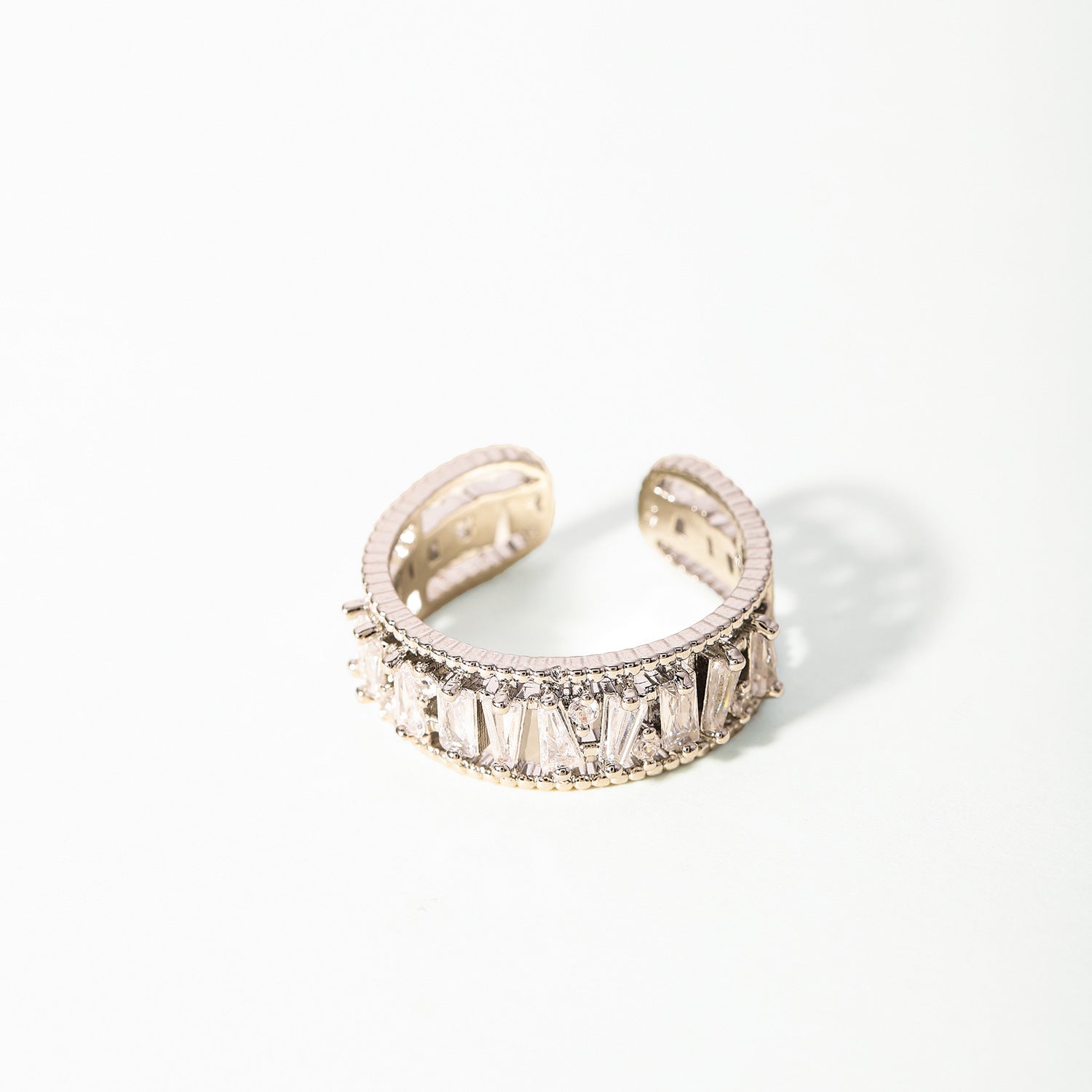 Luxury Niche Ring for a Bold, Modern Statement