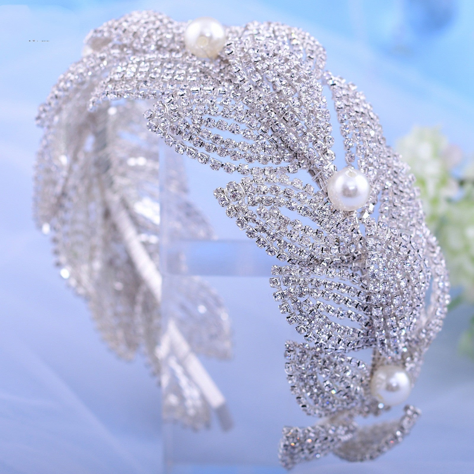 Handmade Rhinestone Leaf Hair Band – Chic & Shiny